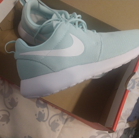 Nike Running Shoes - Picture 3 of 4